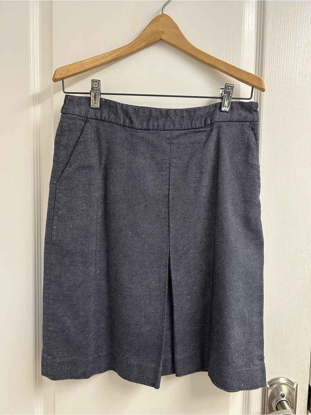 Boden Women’s Size 6 Cotton Skirt, 20” length Navy Front Pleat